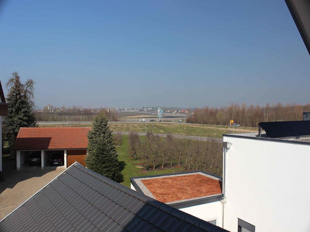 Ferienwohnung am Zeppelin Hangar FDH Exterior foto